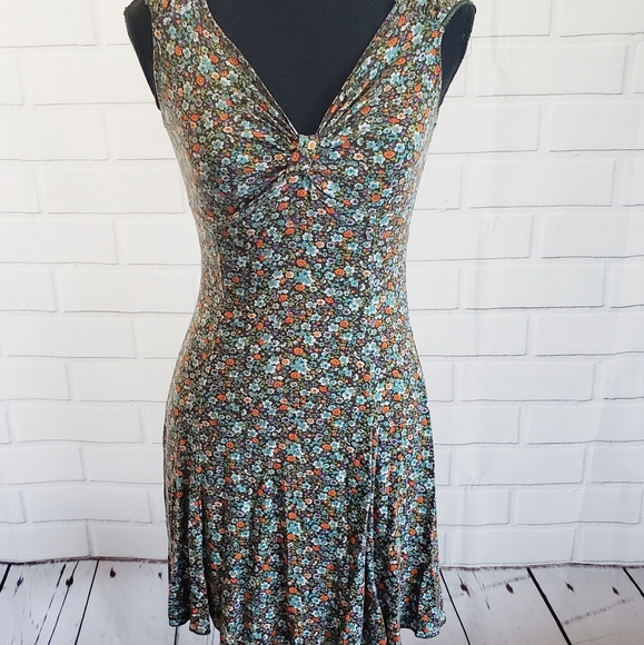 7. JUST WOMAN Fashion flowery dress size small - Picture 2 of 4